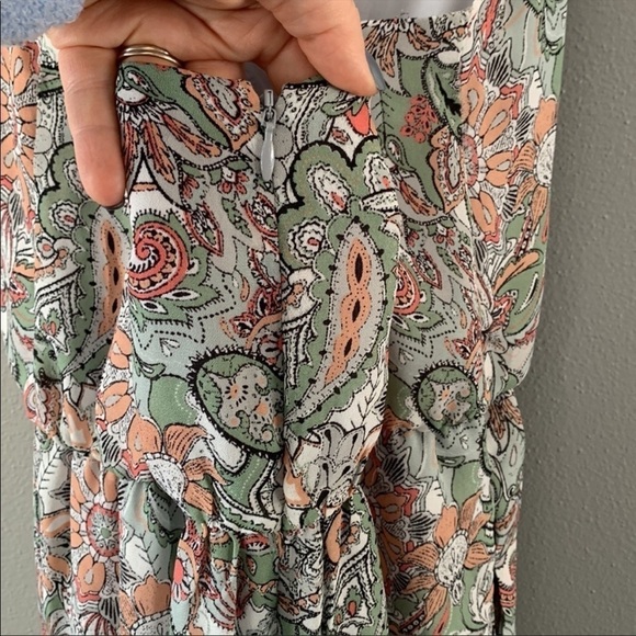 Cupcakes and Cashmere Gale Paisley Crop Jumpsuit - Picture 5 of 10